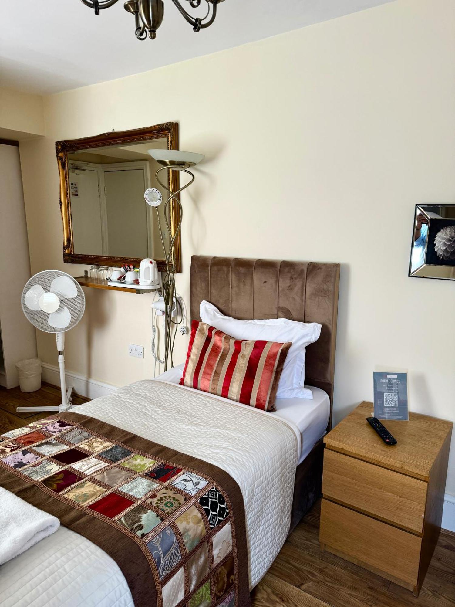 Abc Hyde Park Hotel London Exterior photo